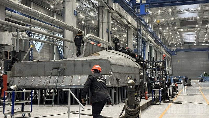 Xưởng đóng tàu Moskva chế tạo những con tàu điện chạy nước hiện đại nhất cho thủ đô và các vùng khác của Nga.