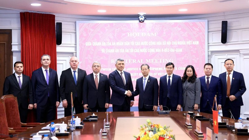 Các đại biểu tham dự hội đàm.