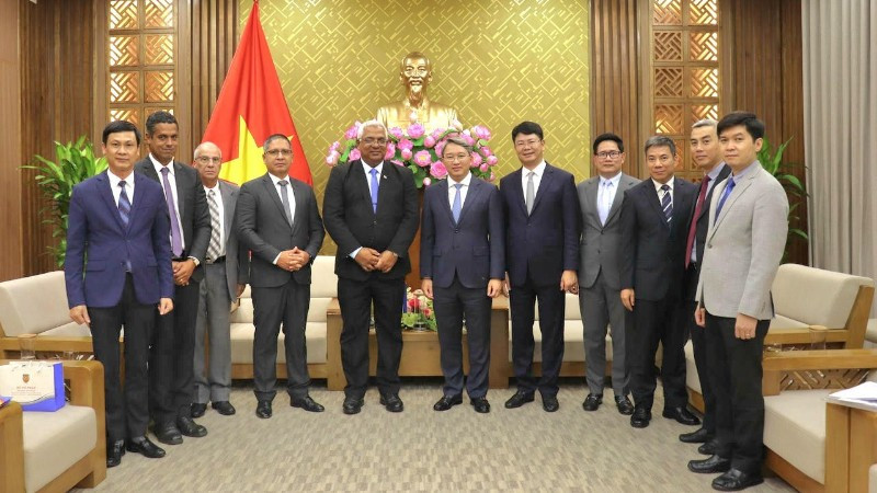Lãnh đạo Bộ Tư pháp hai nước tại buổi tiếp.