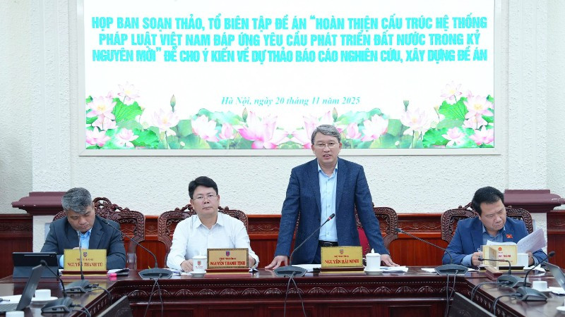 Bộ trưởng Tư pháp Nguyễn Hải Ninh chủ trì cuộc họp.