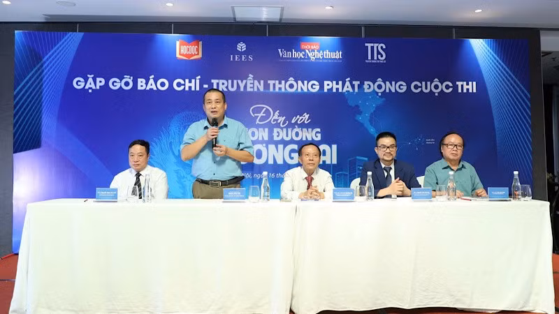 Ban Tổ chức phát động cuộc thi.