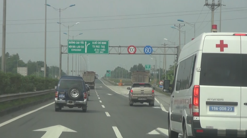 Tuyến cao tốc Nội Bài-Lào Cai.