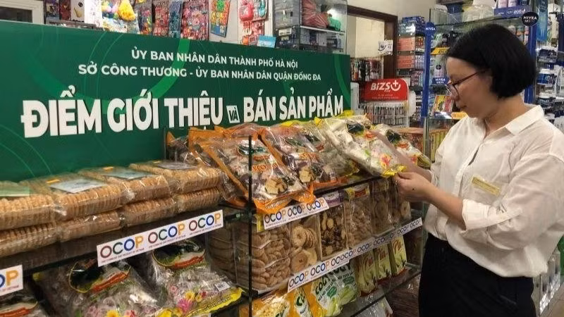 Một điểm giới thiệu, bán sản phẩm OCOP của thành phố Hà Nội.