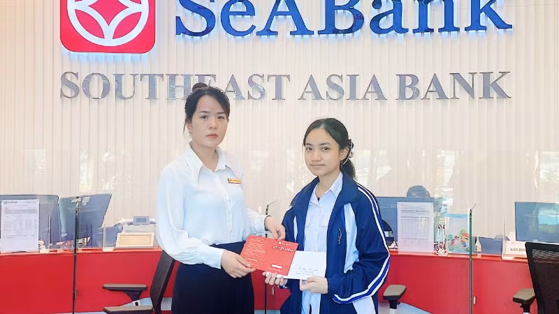 Em Thảo trong ngày nhận học bổng khởi nghiệp từ Quỹ SeADreams.