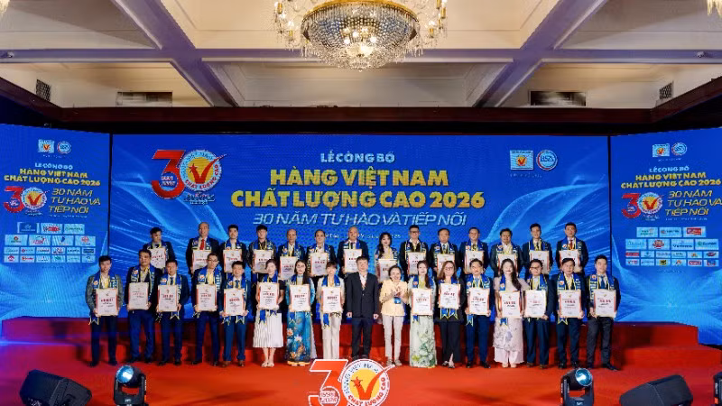 Toàn cảnh buổi Lễ công bố và trao chứng nhận “Hàng Việt Nam chất lượng cao 2026”.