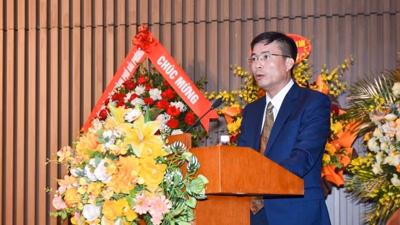 Chánh án Tòa án nhân dân thành phố Hà Nội phát biểu tại lễ kỷ niệm.