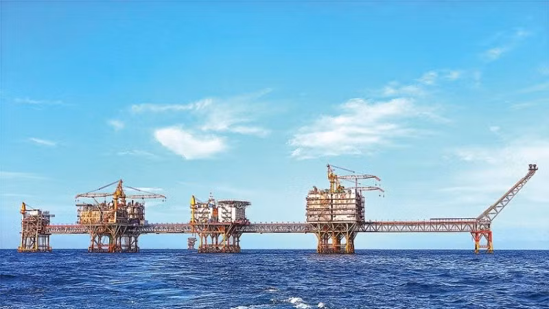 Cụm giàn khai thác ở mỏ Bạch Hổ.