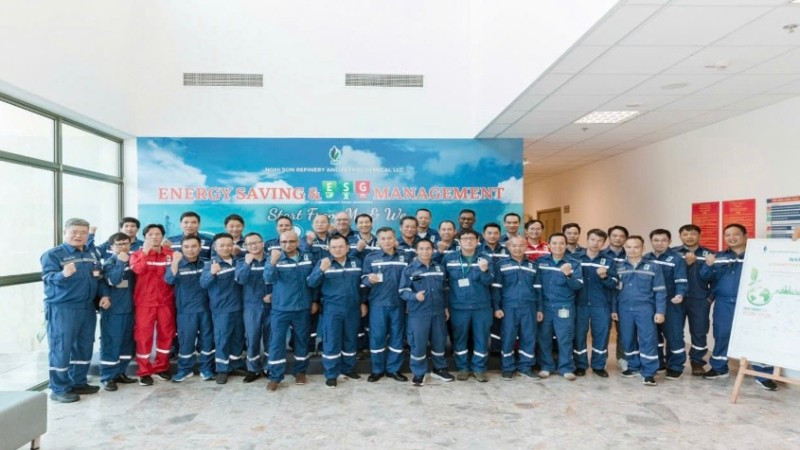 Ban lãnh đạo, trưởng các phòng ban và đại diện hơn 1.300 cán bộ nhân viên NSRP.