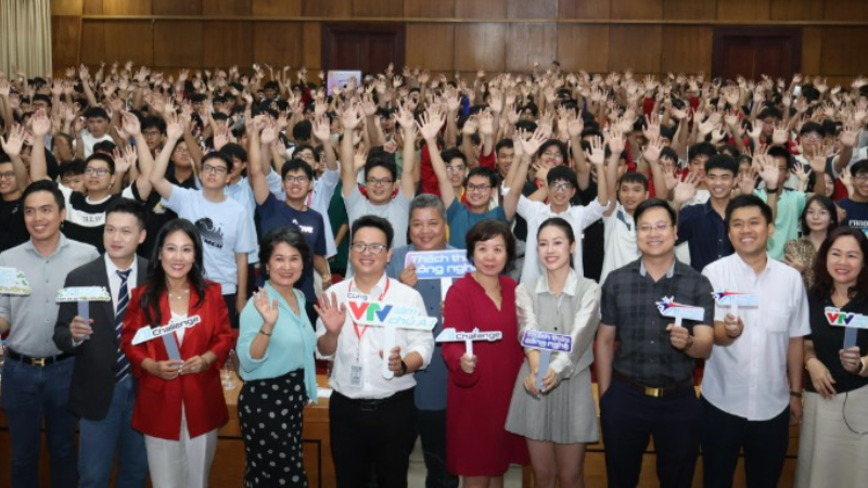 Đại học Bách Khoa bùng nổ đơn đăng ký "A.I thực chiến".