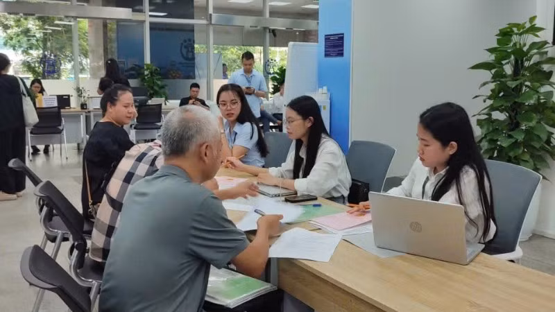 Điểm phục vụ hành chính công Hoàng Đạo Thúy (Hà Nội). 