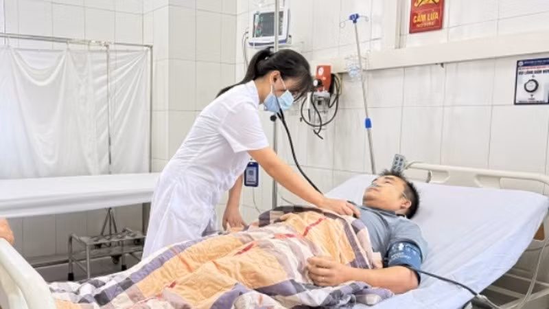 Sở Y tế Hà Nội yêu cầu các đơn vị sẵn sàng tiếp nhận và cấp cứu cho nạn nhân bị ảnh hưởng của mưa, bão.