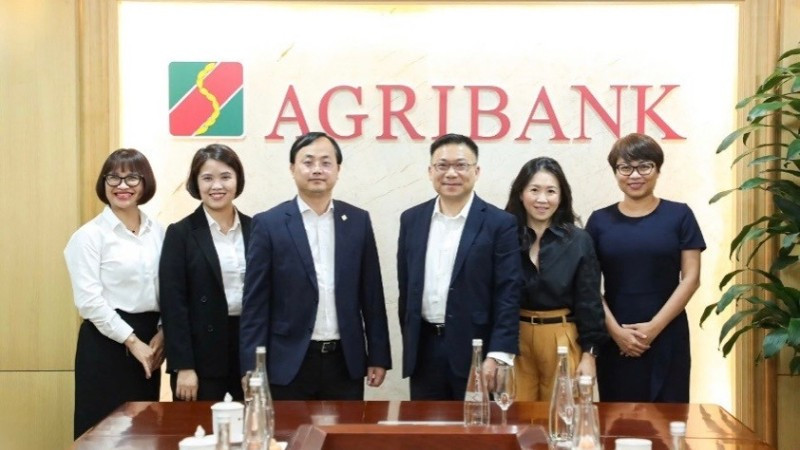Chủ tịch HĐTV Agribank làm việc với Đoàn lãnh đạo cấp cao SWIFT