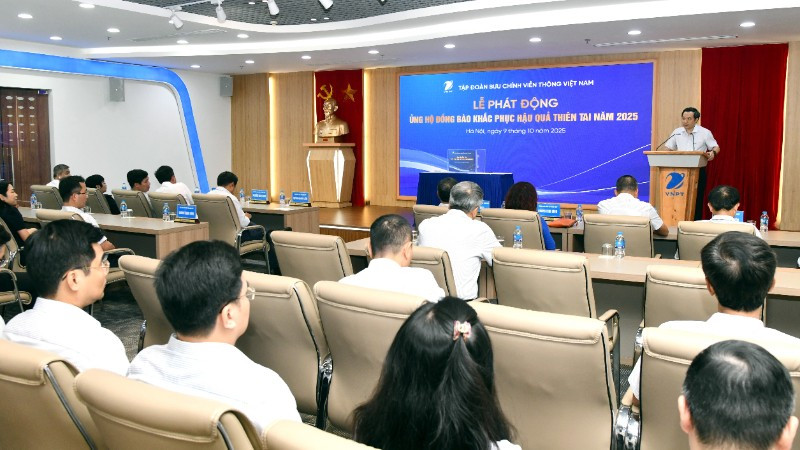 Lễ phát động ủng hộ đồng bào khắc phục hậu quả thiên tai năm 2025.