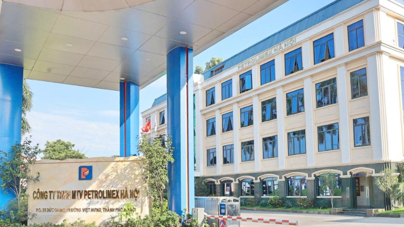 Công ty TNHH MTV Petrolimex Hà Nội tiền thân là Công ty Xăng dầu Khu vực I - Công ty trách nhiệm hữu hạn một thành viên.