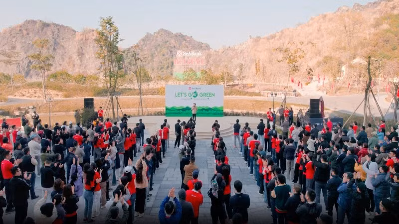 Bà Nguyễn Thị Nga - Chủ tịch Tập đoàn BRG phát động chiến dịch Let’s Go Green trong hệ sinh thái Tập đoàn.