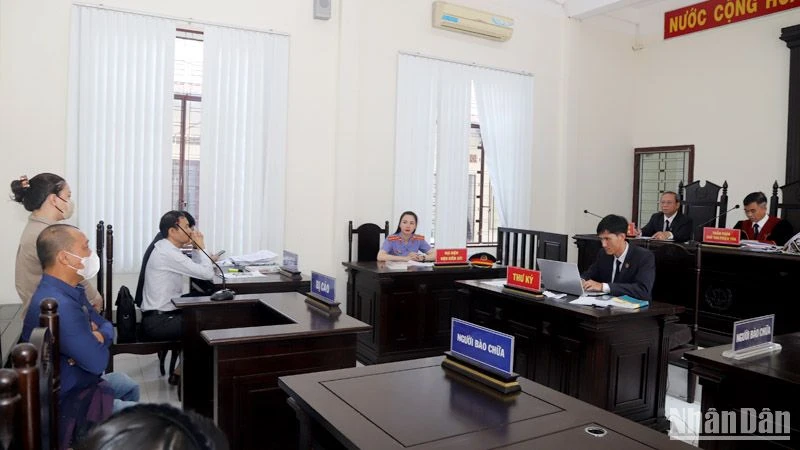 Quang cảnh phiên tòa.