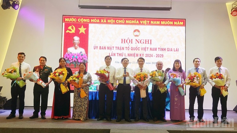 Ra mắt Ban Thường trực Ủy ban Mặt trận Tổ quốc Việt Nam tỉnh Gia Lai nhiệm kỳ 2024-2029. ndo_br_z6793402433977-57a7aaefa8de963e1c1048ee5d33bcb3.jpg