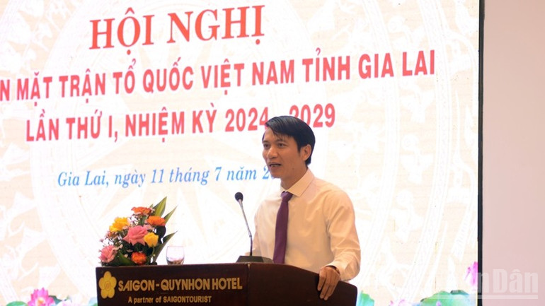 Đồng chí Nguyễn Ngọc Lương, Chủ tịch Ủy ban Mặt trận Tổ quốc Việt Nam tỉnh Gia Lai phát biểu khai mạc hội nghị. ndo_br_dsc-0227.jpg