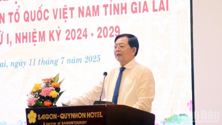 Bí thư Tỉnh ủy Gia Lai Hồ Quốc Dũng phát biểu chỉ đạo tại hội nghị. ndo_br_dsc-0237.jpg