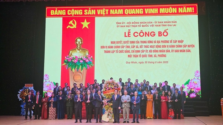 Giới thiệu Ban Chấp hành Đảng bộ tỉnh Gia Lai (mới) nhiệm kỳ 2020-2025. z6756130586850-7bd55c6f8f6b8f150825c44c0800f6a3.jpg