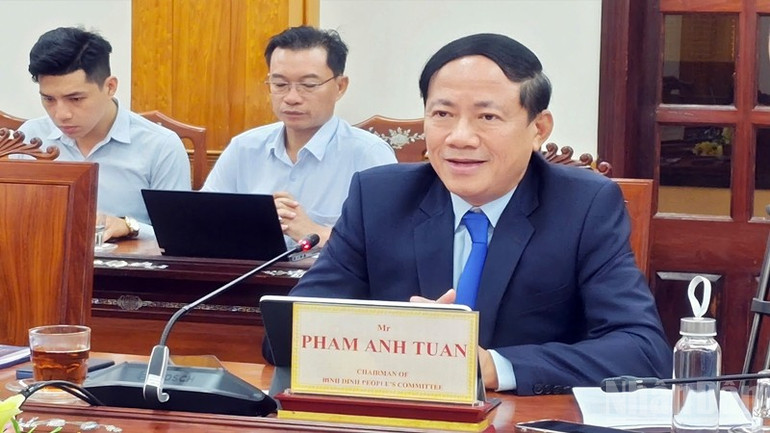 Chủ tịch Ủy ban nhân dân tỉnh Bình Định Phạm Anh Tuấn phát biểu tại buổi làm việc. ndo_br_z6716910513089-d69af000d7686787c41103960e273252.jpg