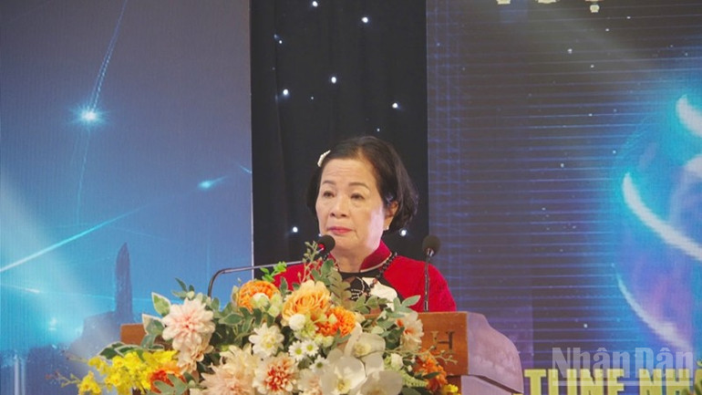 Chủ tịch Hiệp hội Doanh nghiệp tỉnh Gia Lai Nguyễn Thị Sen phát biểu tại hội nghị. ndo_br_z7110634208640-4bef919c4ea001a74a8a4136937cb2c2.jpg