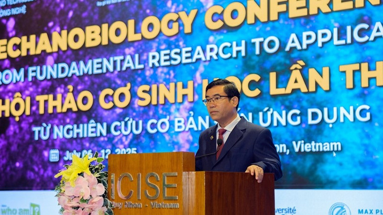 Tiến sĩ Nguyễn Hữu Hà, Phó Giám đốc Sở Khoa học và Công nghệ Gia Lai phát biểu tại hội thảo. mechanobiologyiii-5071.jpg