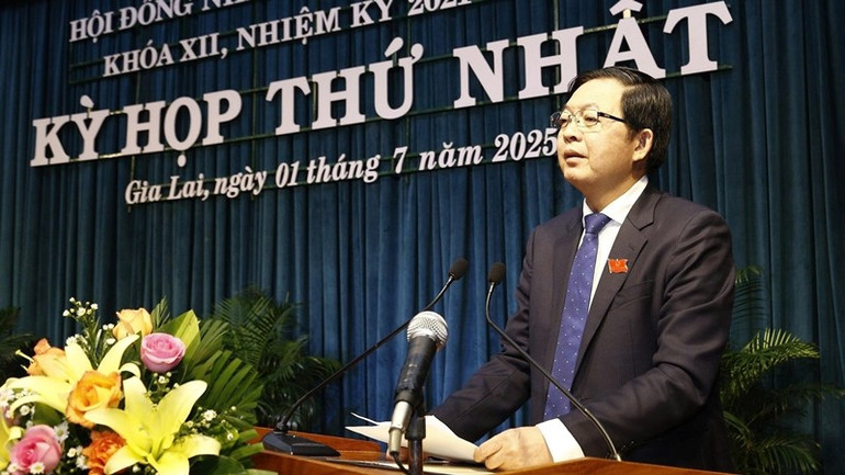 Đồng chí Hồ Quốc Dũng, Bí thư Tỉnh ủy Gia Lai phát biểu chỉ đạo tại kỳ họp. z6759493068156-107cf6b1bd1e237e7013cdf4c221390c.jpg