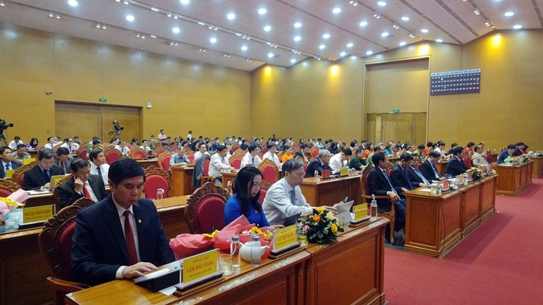 Các đại biểu tham gia kỳ họp. z6759689936134-6d531c4e3b4c9941043fb3ae0fc23333.jpg