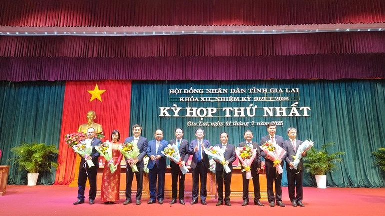 Ra mắt Thường trực Hội đồng nhân dân, Ủy ban nhân dân tỉnh Gia Lai nhiệm kỳ 2021-2026. z6759516776624-df74a071b96ab5d008ed93653d3c9733.jpg