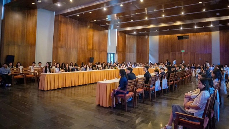 LQDOMUN khuyến khích các bạn trẻ khơi dậy tinh thần tự do, dân chủ trong tranh biện, hướng tới sự hợp tác thay vì đối đầu. z6799773711179-00e4f3d04d8873197a0cd5c49ad177b1.jpg