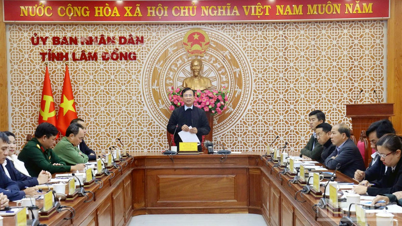 Lãnh đạo tỉnh và các sở, ngành, đơn vị tham dự cuộc họp tại điểm cầu Lâm Đồng.