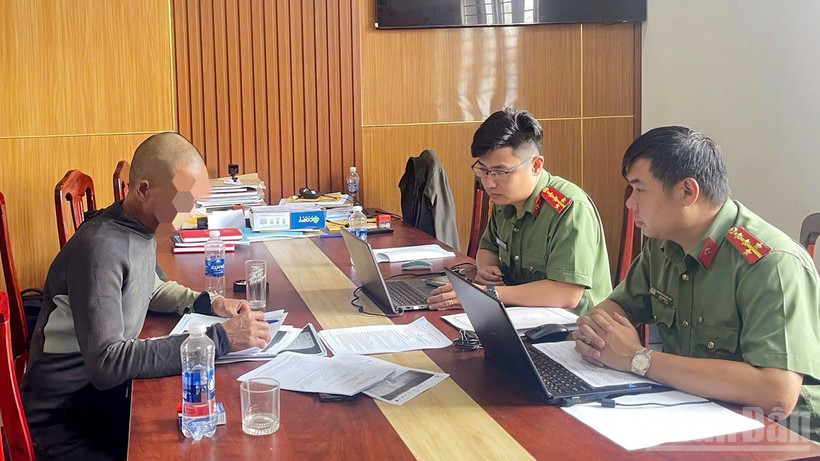 N.Đ.T làm việc với cơ quan công an.