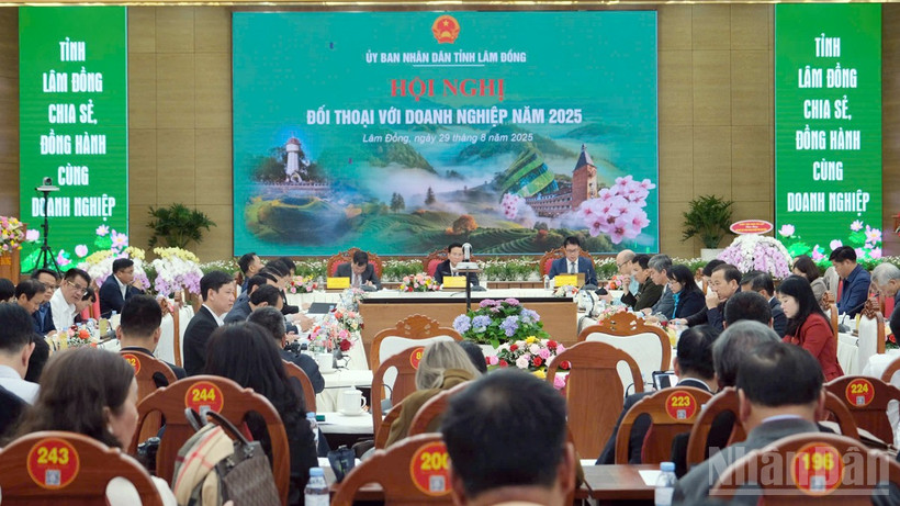 Quang cảnh hội nghị.