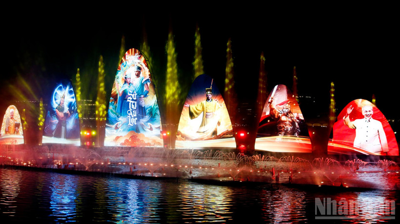 Show diễn nghệ thuật “Sử thi Âu Lạc” tại công viên hoa ánh sáng Delight Park Đà Lạt.