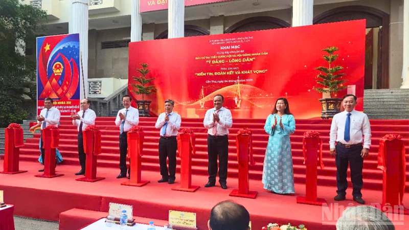 Triển Lãm Tư Liệu Bầu Cử Tại Cần Thơ: Tôn Vinh Di Sản Hồ Chí Minh Và Khát Vọng Dân Chủ