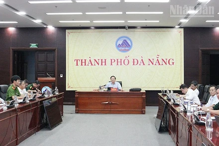 Thành phố họp công tác ứng phó với mưa lớn và bão số 12.