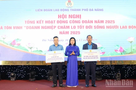 Liên đoàn Lao động thành phố Đà Nẵng trao hỗ trợ quà Tết và Mái ấm Công đoàn năm 2026.