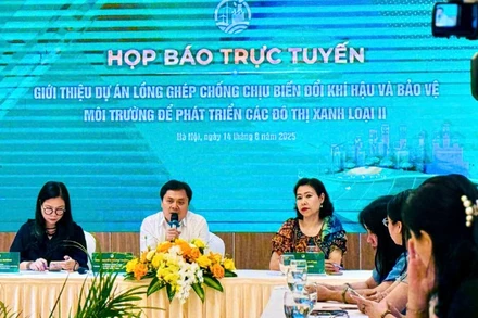 Quang cảnh buổi họp báo.