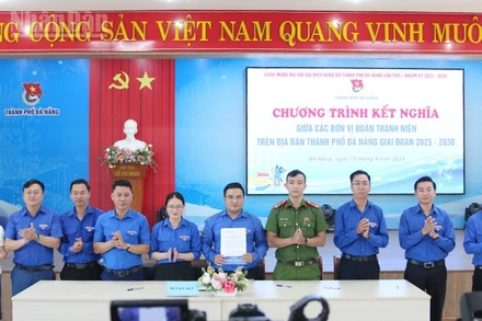 Các đơn vị Đoàn ký kết kết nghĩa.