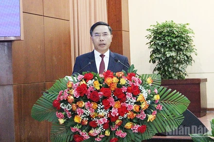 Đồng chí Phạm Đức Ấn phát biểu nhận nhiệm vụ.