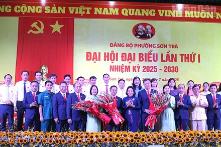 Ra mắt Ban Chấp hành Đảng bộ phường Sơn Trà nhiệm kỳ 2025-2030.