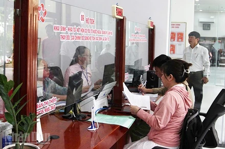 Chủ tịch Ủy ban nhân dân cấp xã được ủy quyền cho công chức cấp xã trong lĩnh vực chứng thực.