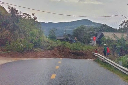 Thanh Hóa Điểm Sạt Lở Đoạn Qua Xã Nhi Sơn.