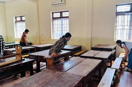 Thanh Hóa Các Trường Học Khẩn Trương Dọn Dẹp, Vệ Sinh Để Đón Học Sinh Trở Lại.