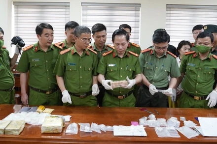 Công an Thanh Hóa kiểm tra số tang vật thu giữ trong chuyên án.