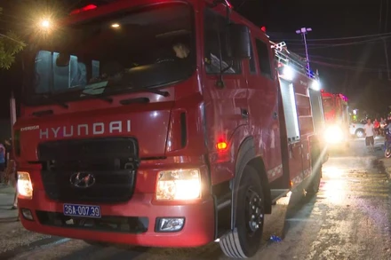 Phương tiện tham gia chữa cháy.