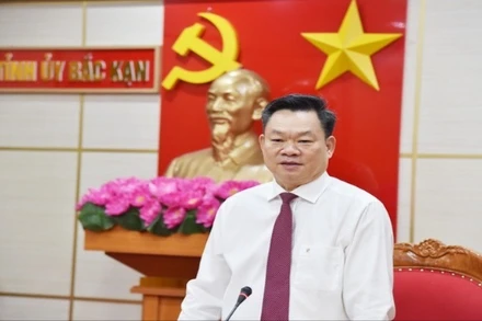 Bí thư Tỉnh uỷ Bắc Kạn Hoàng Duy Chinh phát biểu tại một cuộc họp Ban Thường vụ Tỉnh uỷ. (Ảnh: Cổng Thông tin điện tử tỉnh Bắc Kạn)