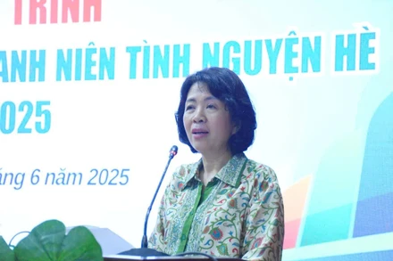 Đồng chí Nguyễn Thị Hoàng Vân, Phó Bí thư Đảng ủy các cơ quan Đảng Trung ương phát biểu tại chương trình.