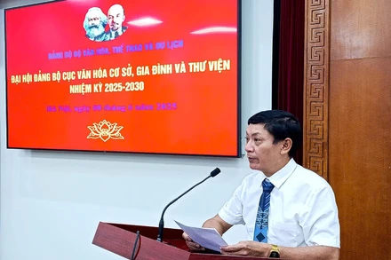 Phó Cục trưởng Cục Văn hóa cơ sở, Gia đình và Thư viện Khuất Văn Quý.